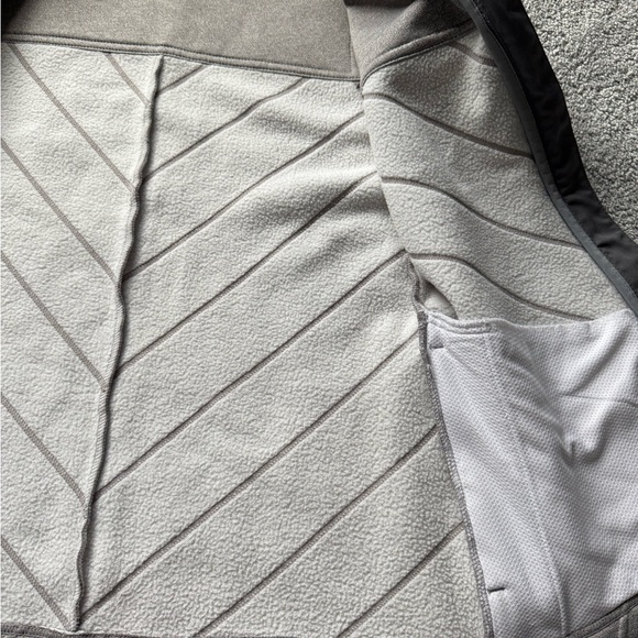 Under Armour Storm1 Coldgear Gray Vest Women's Small Athleisure Gorpcore Outdoor - Picture 3 of 7